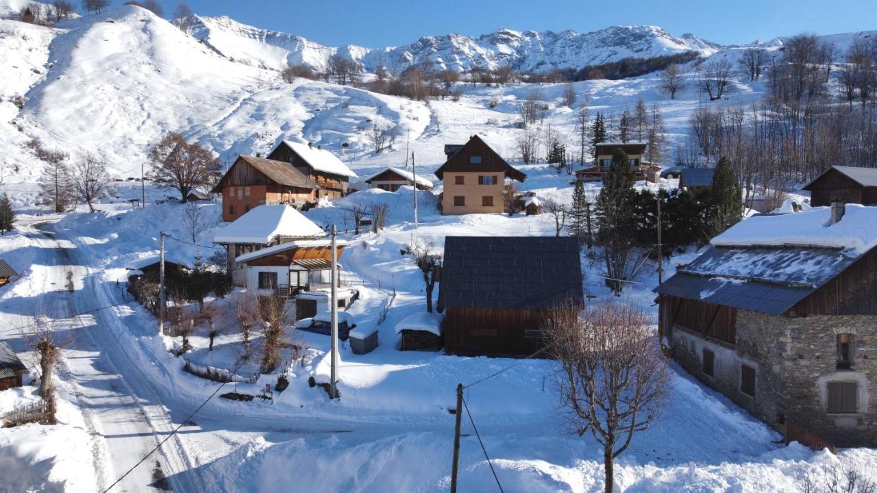Authentique Grange Savoyarde Villa Albiez-Montrond Eksteriør billede